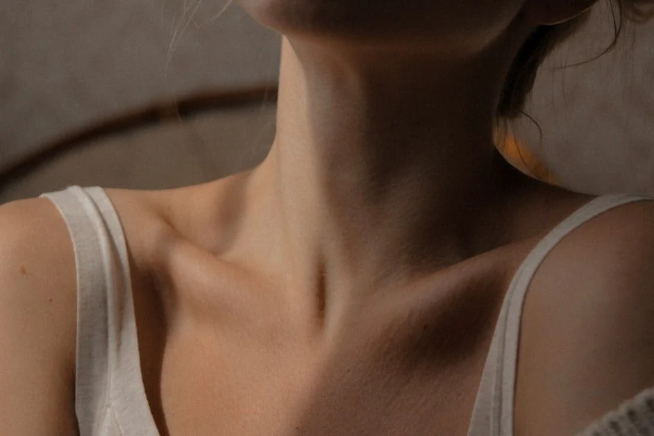 Neck and Upper Trap Release: 2 Minutes - morning stretches for desk workers