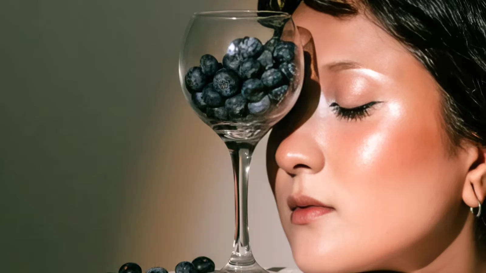 CoQ10 as an Anti - Aging Antioxidant - CoQ10 benefits for energy and fatigue
