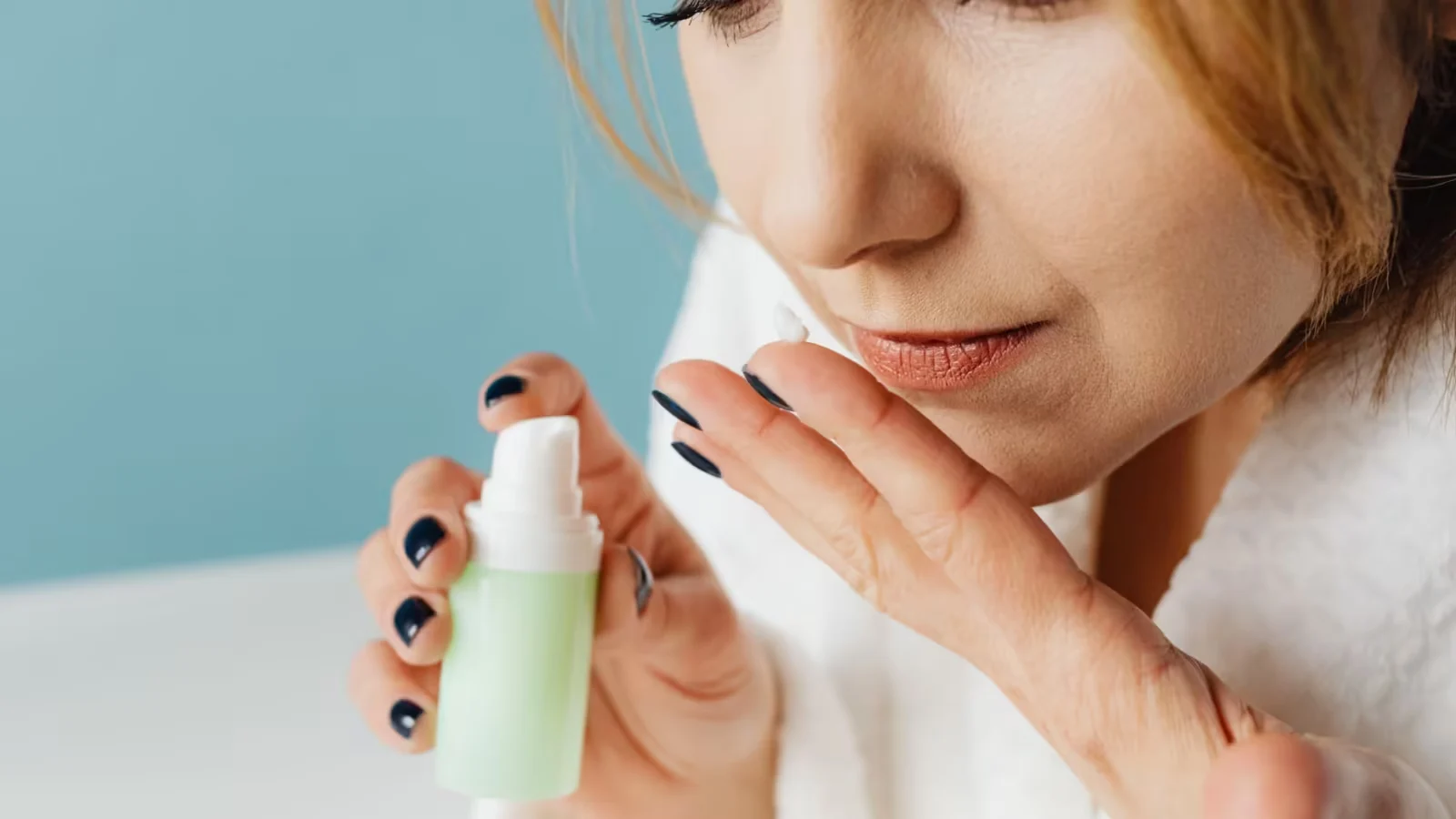 Habit 2: Retinoids at Night to Rebuild What Time Takes Away - skin longevity habits for women over 40
