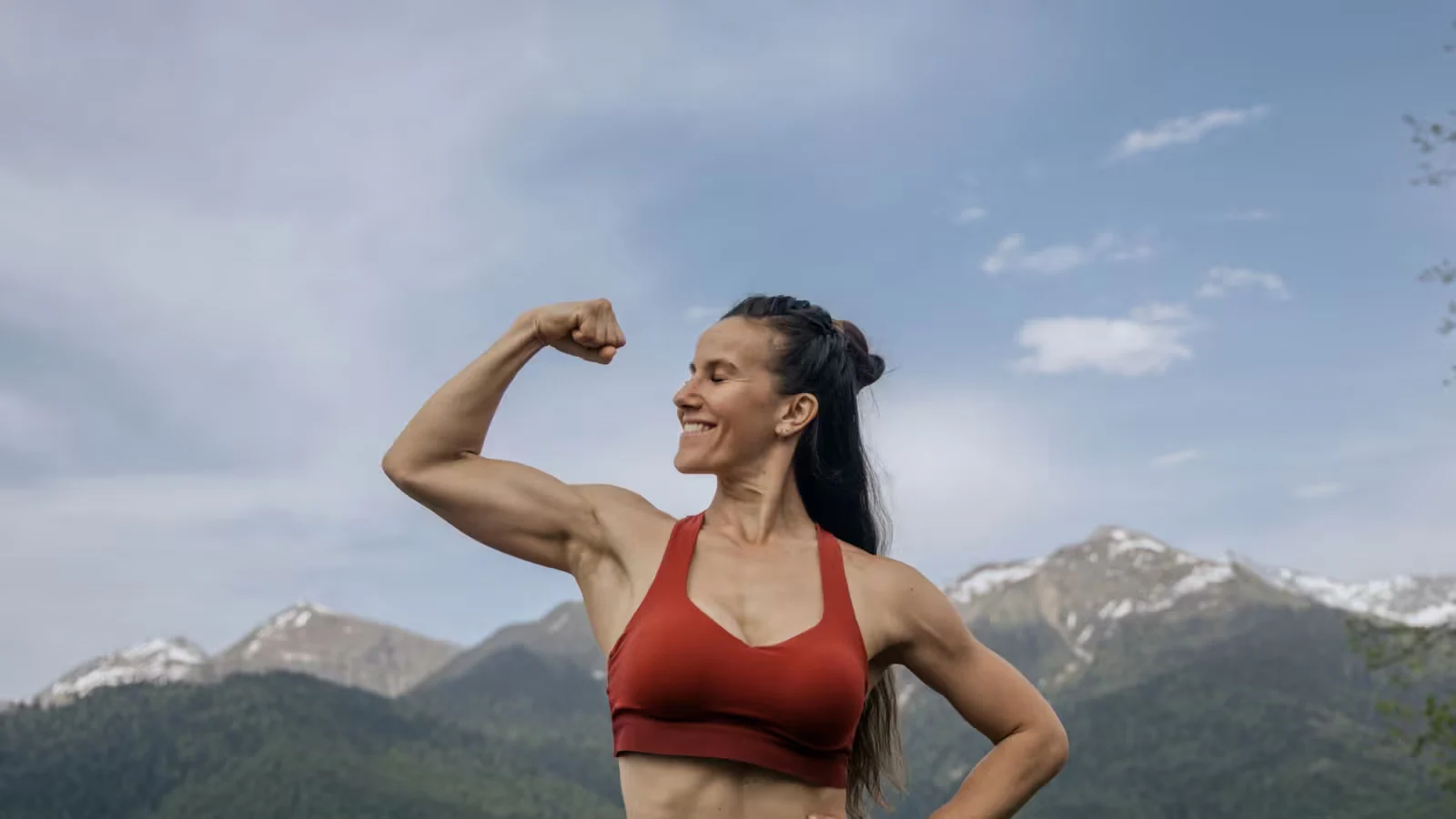 Optimal Rep Ranges and Training Structure for Women - how to build muscle as a woman naturally