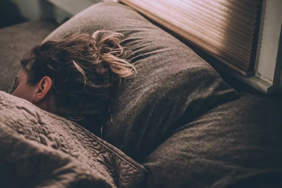 How Lost Daytime Sleep Drives Hunger - lose weight on night shift